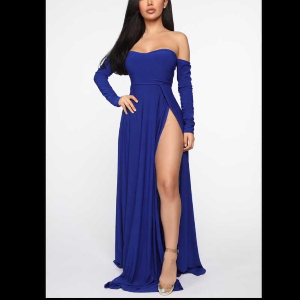 FINAL PRICE!! Elegant Off Shoulder Dress 💙 💙